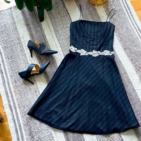 Helen Wang Fit & Flare Chiffon Spaghetti Strap Lace Dress Black Size 2 - Picture 11 of 11